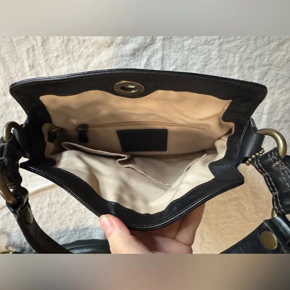 Vintage Coach Black Pebbled Leather Mini Shoulder Bag Turn Lock Baguette Y2K - Picture 5 of 6